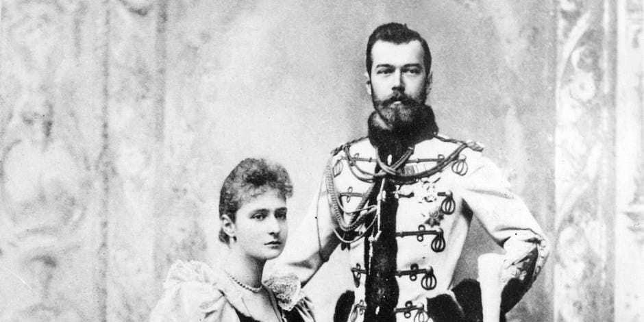 صورة للقيصر الروسي نيقولا الثاني رفقة زوجته ألكسندرا