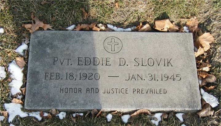 قبر إيدي سلوفيك