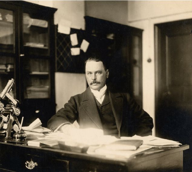 صورة التقطت سنة 1904 للطبيب رونالد روس