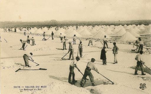 صورة لعمليات استخراج الملح أواخر القرن 19