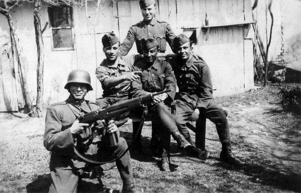 جنود مجريون شاركوا بالحرب العالمية الثانية