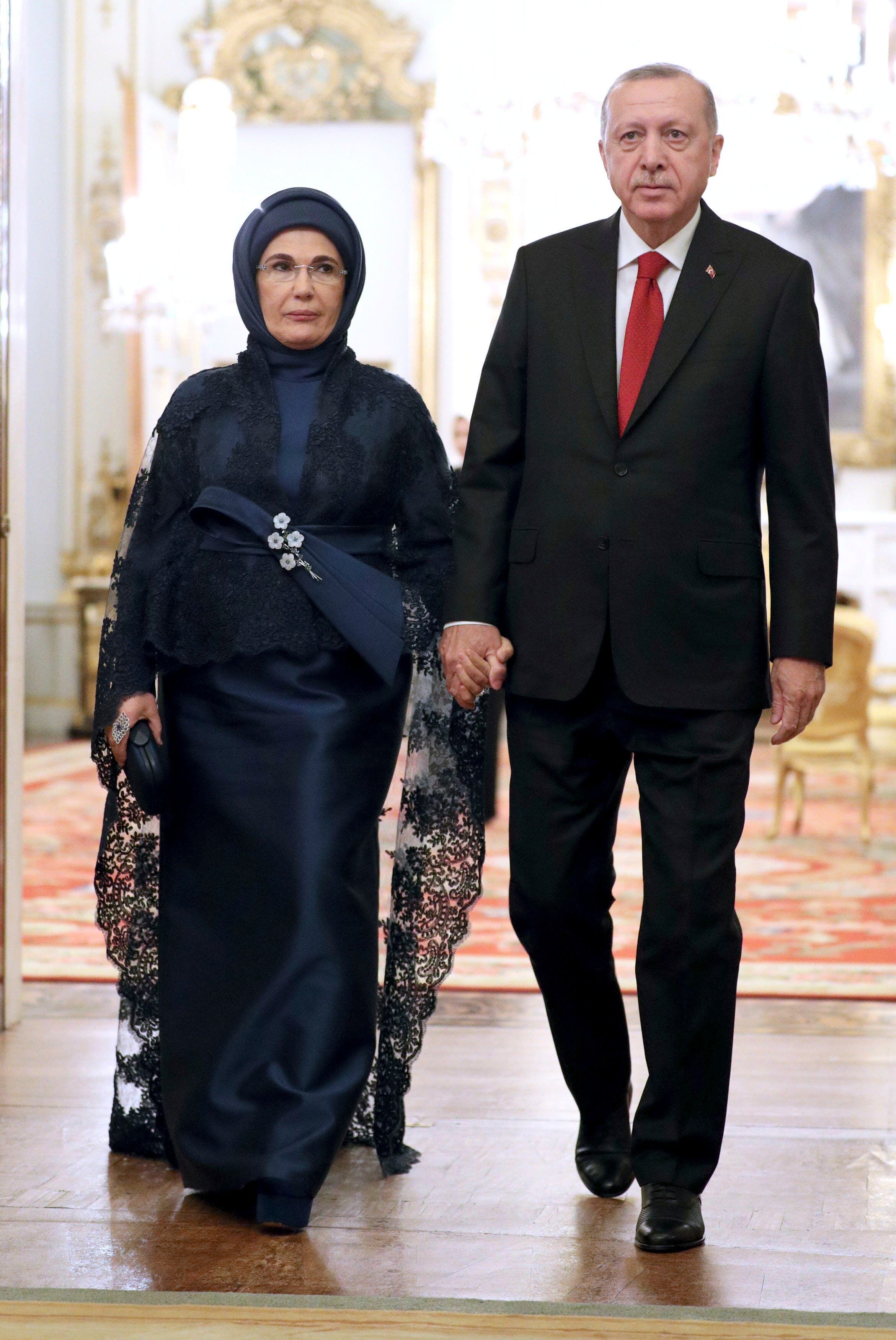 أردوغان وزوجته (أرشيفية- أسوشييتد برس)