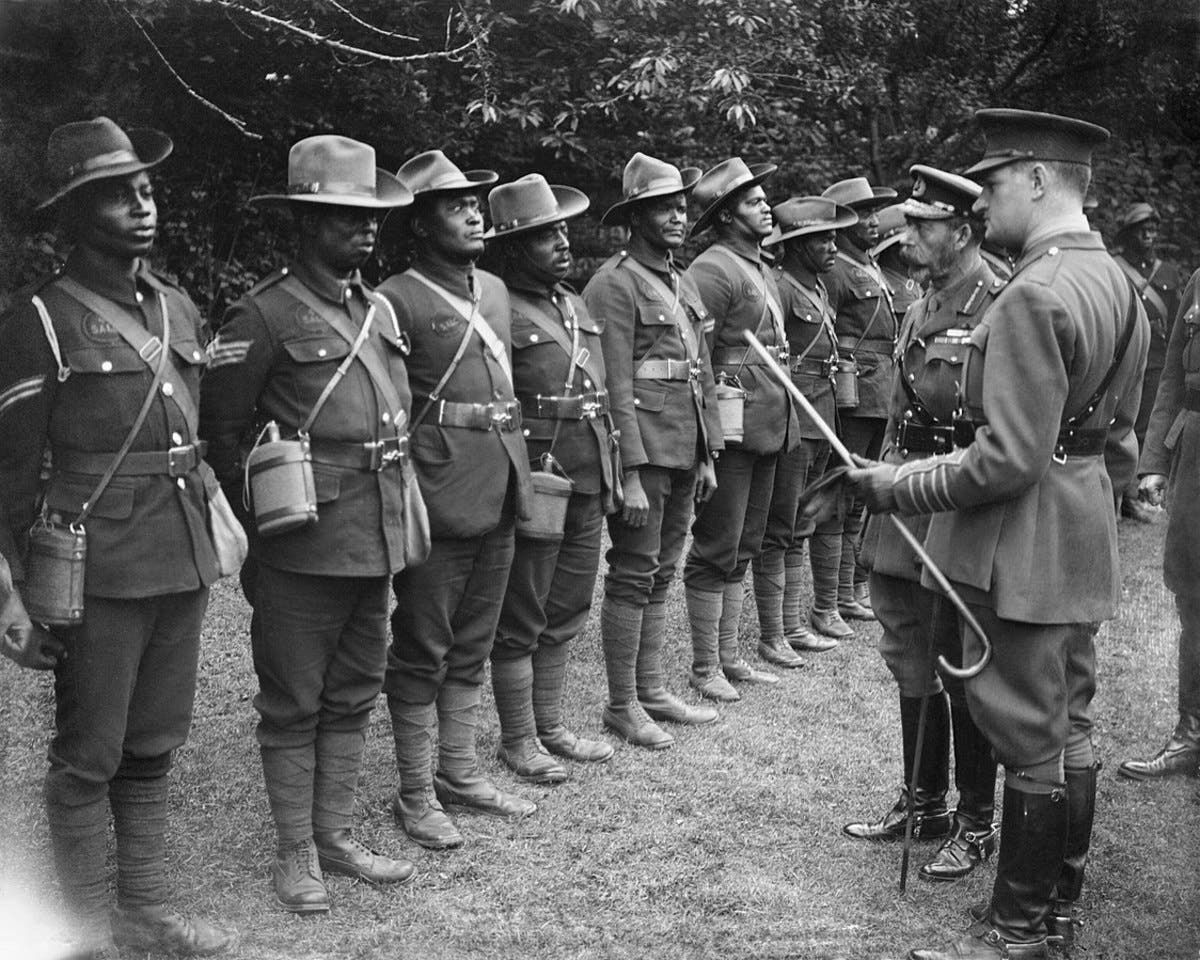 صورة لجنود افارقة قاتلوا مع البريطانيين بالحرب العالمية
