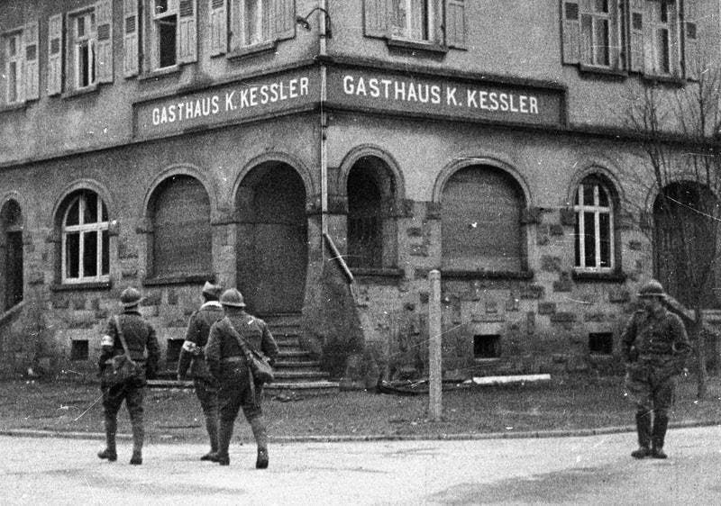 جانب من القوات الفرنسية بمدينة لوترباخ الألمانية بإقليم سارلاند سنة 1939