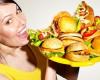 4 طرق سهلة لخلق عادات صحية عند تناول الطعام بالخارج