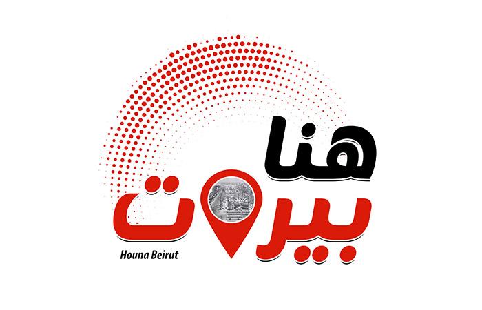 مديرة مدرسة تحاول حرق نفسها أمام مبنى وزارة التربية (صور)