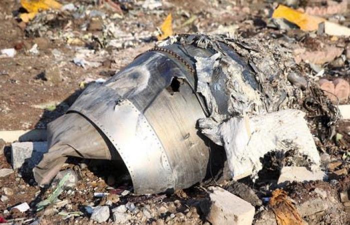 صور تظهر إصابة الطائرة الأوكرانية بصاروخ فوق طهران