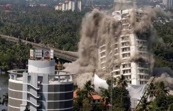 شاهد تفجير مجمع سكني فاخر في الهند