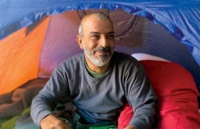 حارس الحراك.. ناشط لبناني يتمسك بخيمته "حماية للثورة"