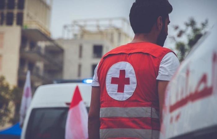 إصابة 24 شخصاً نتيجة حريق داخل مستودع أقمشة في طرابلس
