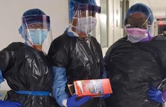أطباء نيويورك يواجهون كورونا بأكياس القمامة ومعاطف المطر