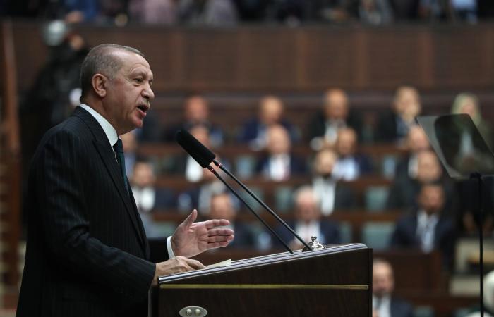 أردوغان يخطط للاستيلاء على أسهم حزب معارض بأقدم بنك تركي