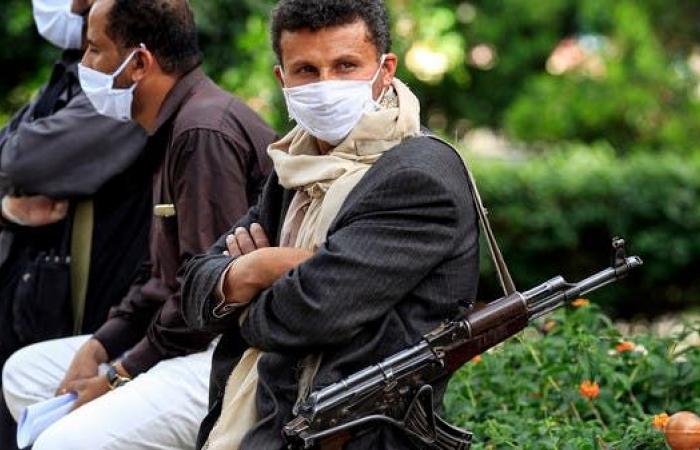 صنعاء.. الحوثي يتعامل مع كورونا "أمنيا" وإصابات بالآلاف