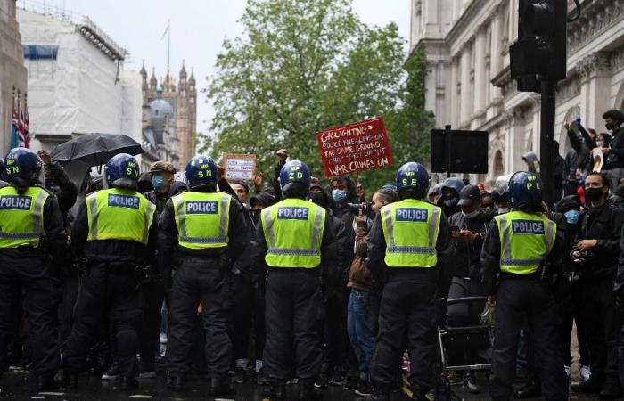 وزير الصحة البريطاني: الاحتجاجات تزيد من تفشي كوفيد 19