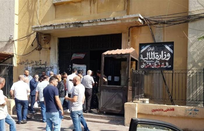 اعتصامان في طرابلس أمام 'مصلحة المياه' و'المالية'