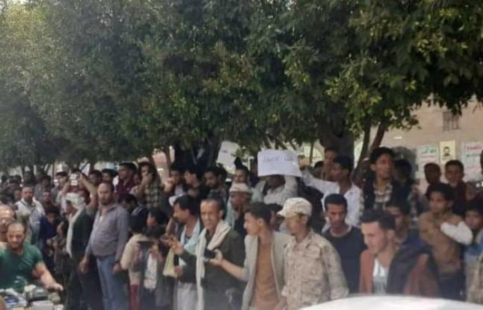 مسيرة بصنعاء تطالب بالقصاص من قتلة شاب تم تعذيبه لـ6 ساعات