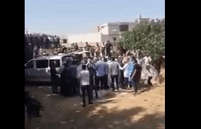 في بعلبك... أقارب متوفٍ بكورونا يعترضون على إجراءات دفنه! (فيديو)