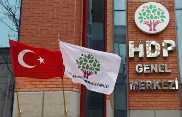 المعارضة تنتقد حملة حزب أردوغان ضد حزب كردي