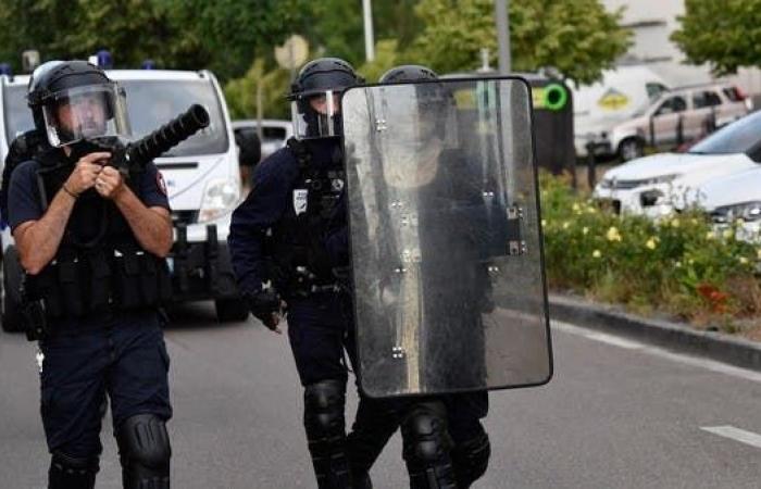 فرنسا.. حملة ضد عشرات الأفراد المرتبطين بالتنظيمات المتطرفة
