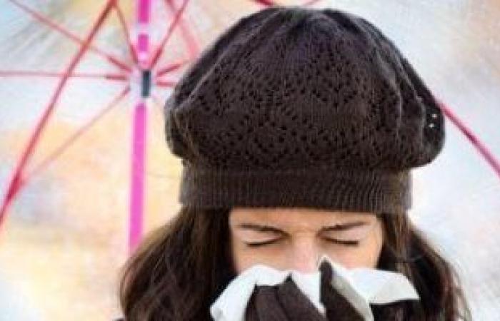 خبراء يطالبون بالاستعداد لمواجهة الأنفلونزا وكورونا معاً مع اقتراب الشتاء