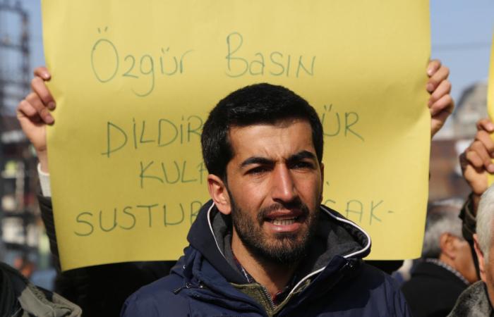 صحافيان تركيان من السجن: العدالة تحت سيطرة حزب أردوغان