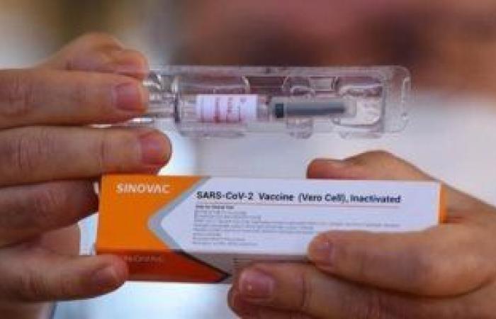الصين توافق على الاستخدام الطارئ للقاح سينوفاك لكورونا