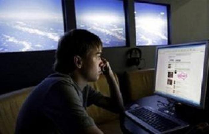 دراسة: استخدام المراهقين للإنترنت بكثافة يؤدى إلى الاكتئاب