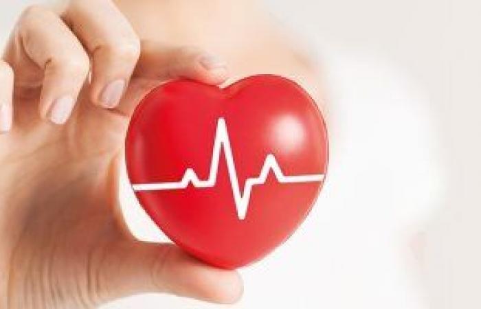 الغثيان قد يكون علامة مبكرة للإصابة بالنوبات القلبية.. اعرف السبب
