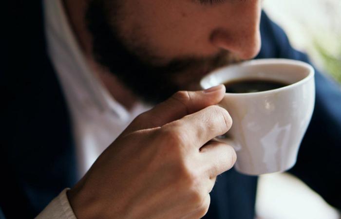 5 مشاكل صحية يجب معها التوقف عن شرب القهوة.. منها ارتجاع المريء