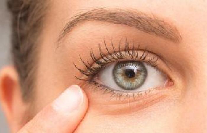 لماذا يحدث اعتلال شبكية العين وما أبرز أعراضه؟