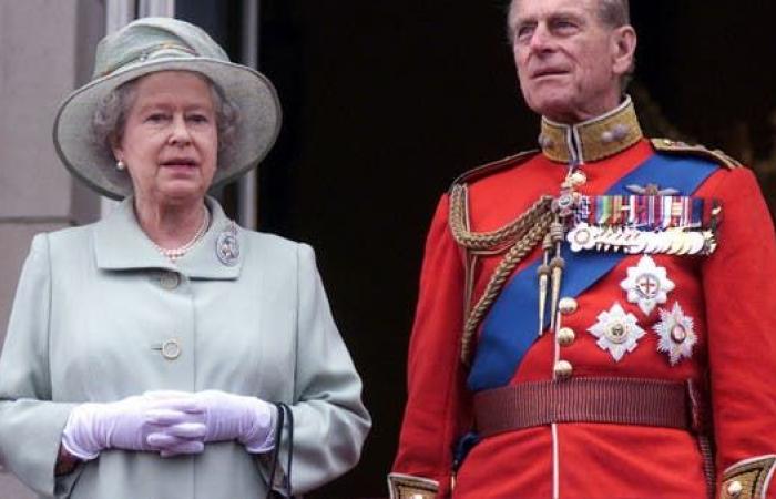 بعد 4 أيام على وفاة زوجها.. الملكة إليزابيث تستأنف مهامها