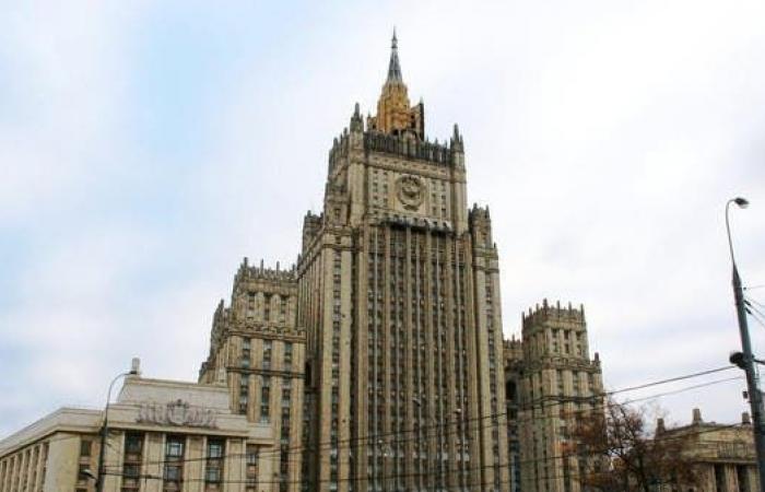 التشيك تطرد 18 دبلوماسياً روسياً بتهم التجسس