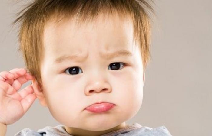 الأطفال الرضع أكثر عرضة للإصابة بالتهاب الأذن .. اعرف الأسباب