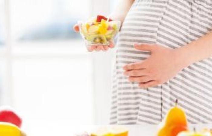ريجيم آمن للمرأة الحامل.. احرصى على الخضروات والفاكهة وابعدى عن المقليات