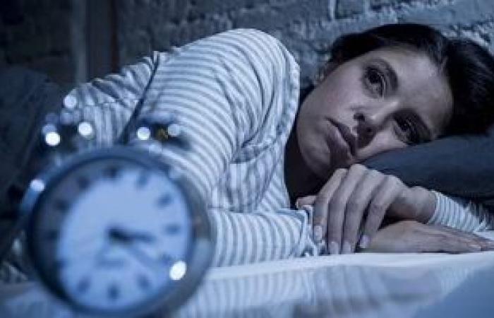 دراسة: المشى السريع يقلل الضرر الناجم عن قلة النوم لدى المصابين بالأرق