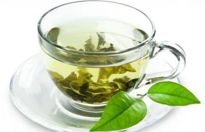 الشاي الأخضر وعصير الليمون.. مشروبات طبيعية تحمى البشرة وتؤخر الشيخوخة