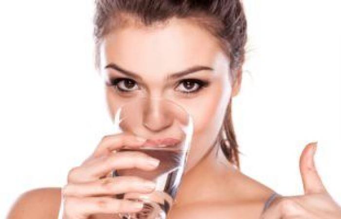 4 نصائح صحية للعناية بالبشرة فى الصيف.. شرب الماء كثيرا الأبرز