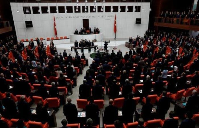 وسط انتقادات.. برلمان تركيا يمدد قانون "مكافحة الإرهاب"