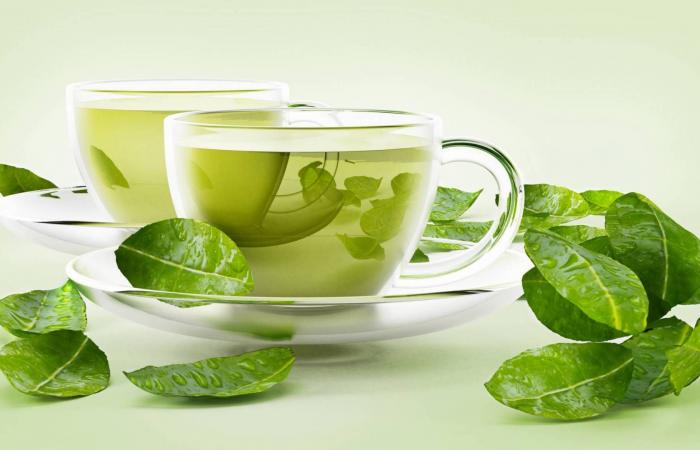 5 أطعمة تساعدك فى التغلب على التوتر.. الشاي الأخضر الأبرز
