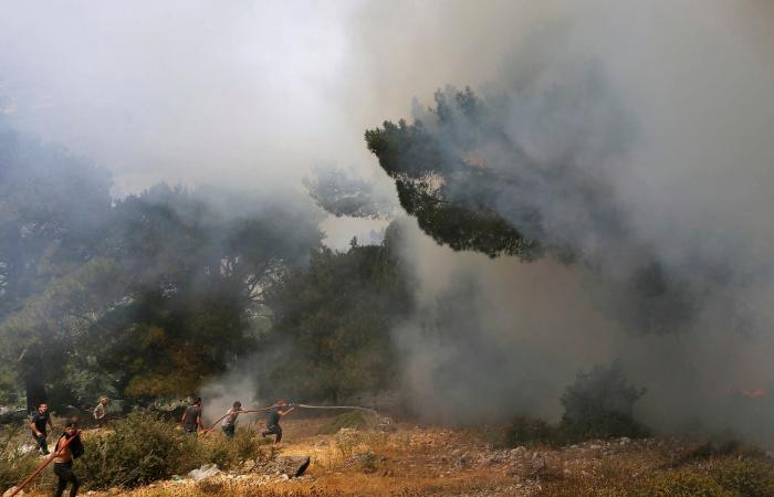 لبنان يكافح لاحتواء حرائق ضخمة مستمرة لليوم الثالث