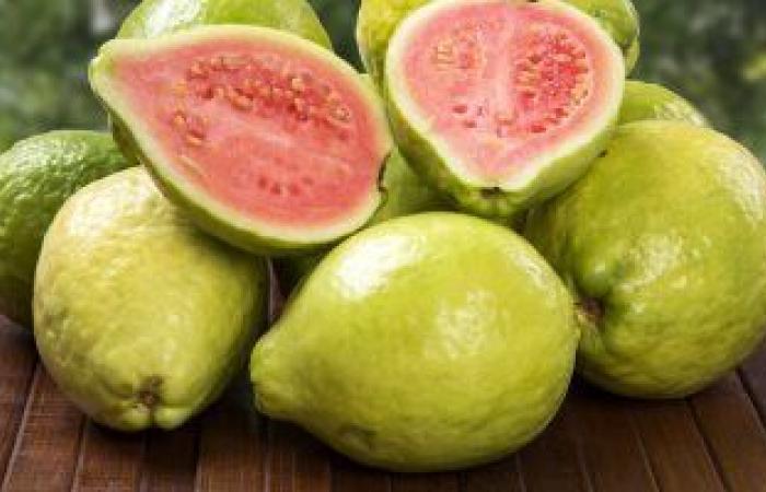 كيف تؤثر الجوافة على القولون؟ تناولها باعتدال