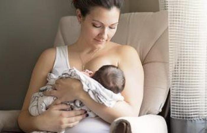 لقاحات كورونا وصحة المرأة.. تبديد الخرافات حول الدورة الشهرية والحمل والرضاعة الطبيعية