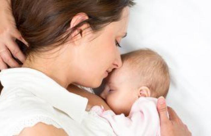 لقاحات كورونا وصحة المرأة.. تبديد الخرافات حول الدورة الشهرية والحمل والرضاعة الطبيعية