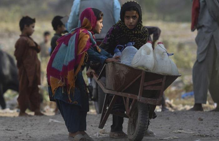 بريطانيا تعتزم استقبال 20 ألف لاجئ أفغاني