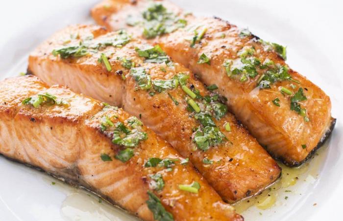 خبيرة تغذية: سمك السلمون يحميك من الالتهابات ويحسن صحة القلب والشرايين