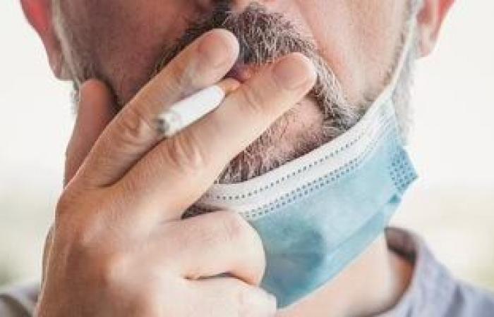 أكسفورد: المدخنون أكثر عرضة بنسبة 80 ٪ لدخول المستشفى إذا أصيبوا بكورونا