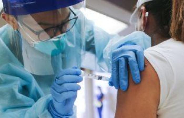 إمبريال كوليدج: جرعات اللقاح المعززة مهمة لوقف العدوى