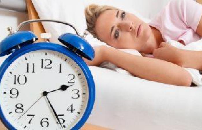 4 عادات ومشاكل صحية تسبب الاستيقاظ والأرق أثناء النوم