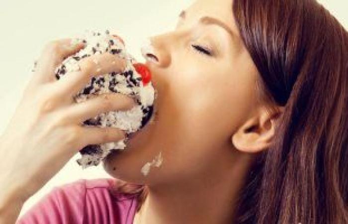 5 عادات لتناول الطعام تسبب فوضى فى سكر الدم