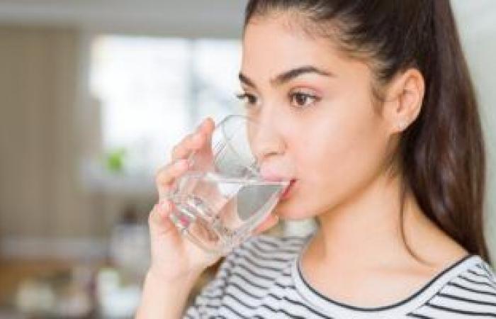 فوائد شرب الماء عديدة.. منها تحسين هضمك وتعزيز مرونة المفاصل